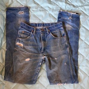 Distressed wrangler jeans 31x38